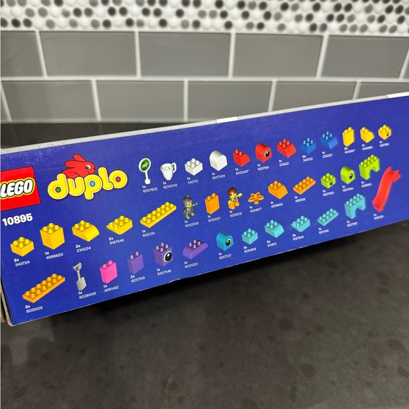 Retired Lego Duplo Lego Movie 2 - 10895 - Picture 4 of 8